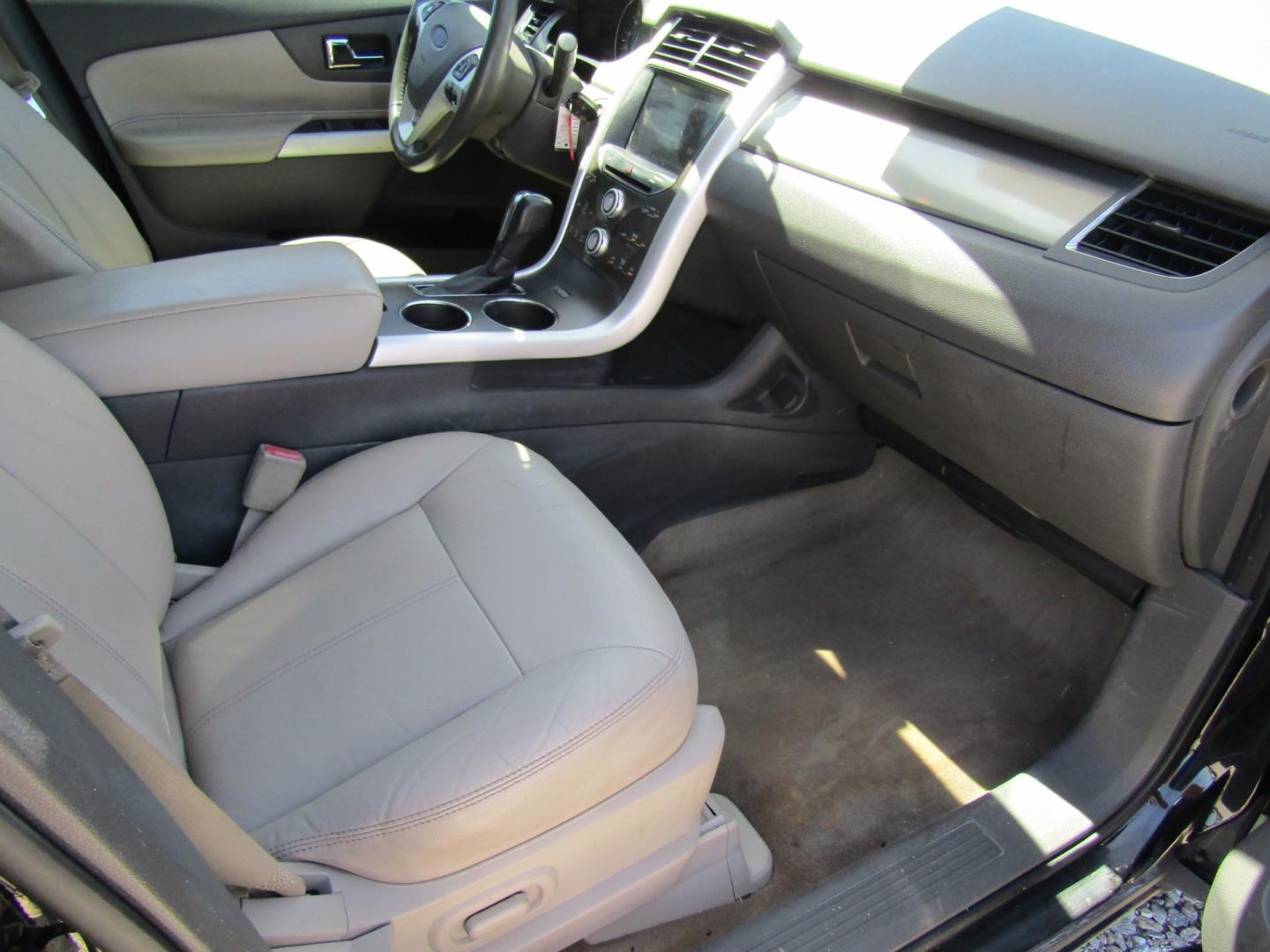 2011 Black /Tan Ford Edge SEL FWD (2FMDK3JC4BB) with an 3.5L V6 DOHC 24V engine, Automatic transmission, located at 15016 S Hwy 231, Midland City, AL, 36350, (334) 983-3001, 31.306210, -85.495277 - Photo#9
